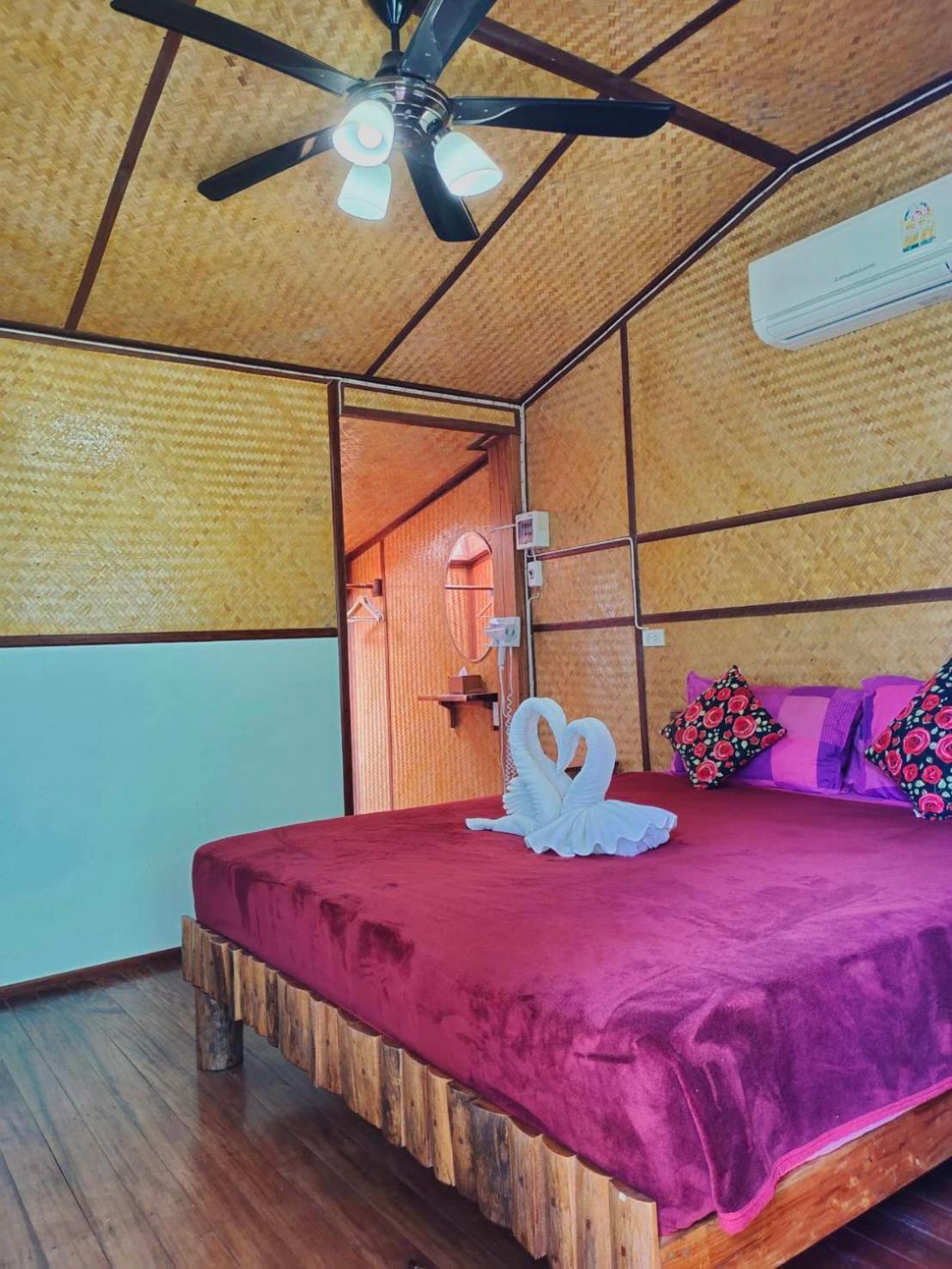 Bansuanphutarn Hotell Ban Pha Saeng Lang Eksteriør bilde
