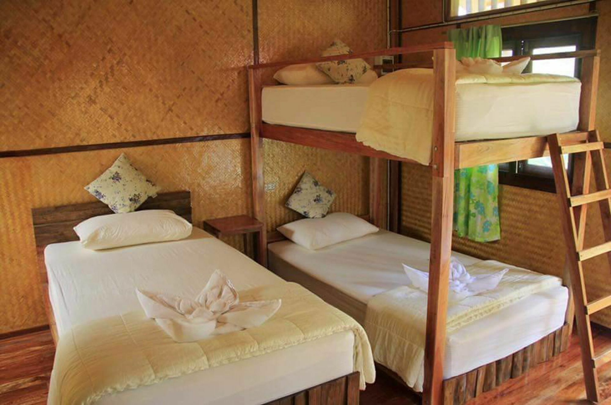 Bansuanphutarn Hotell Ban Pha Saeng Lang Eksteriør bilde